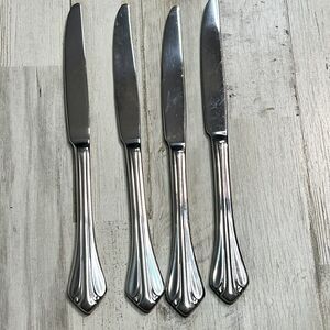 Oneida Dinner Knives Stainless GWENDOLYN Lot of 4 USA Flatware